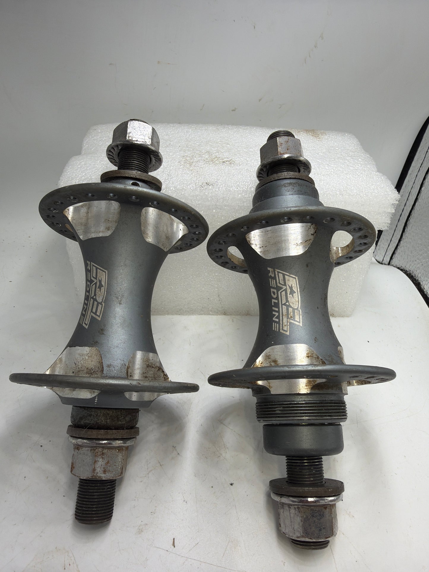 Used Redline 48h Hubs (Pairs)