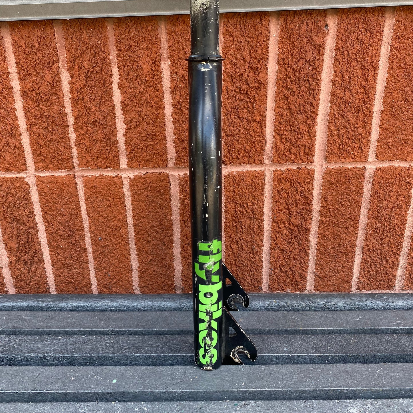 Used Mid School Fly Fork 1 1/8”