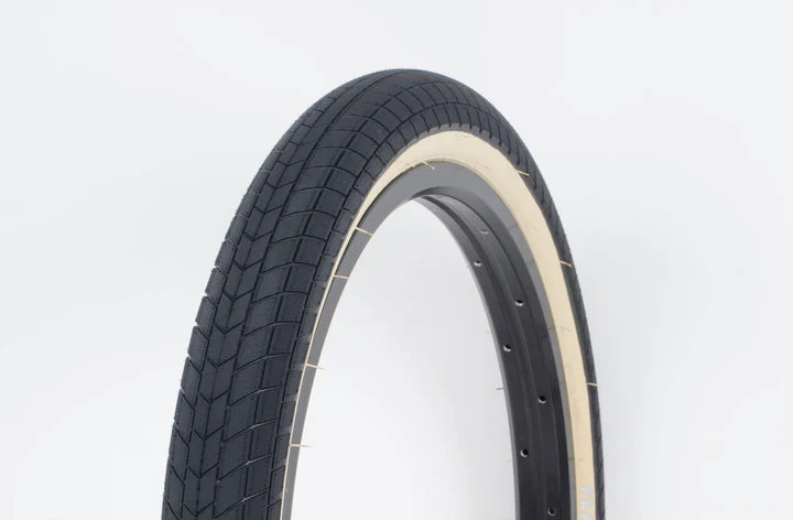 Relic Flatout Tire Relic