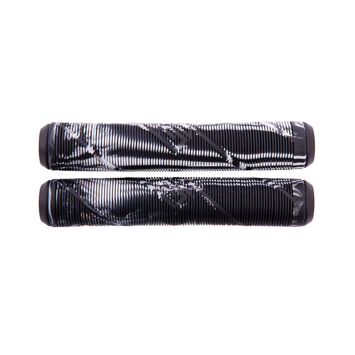 STRIKER GRIPS
