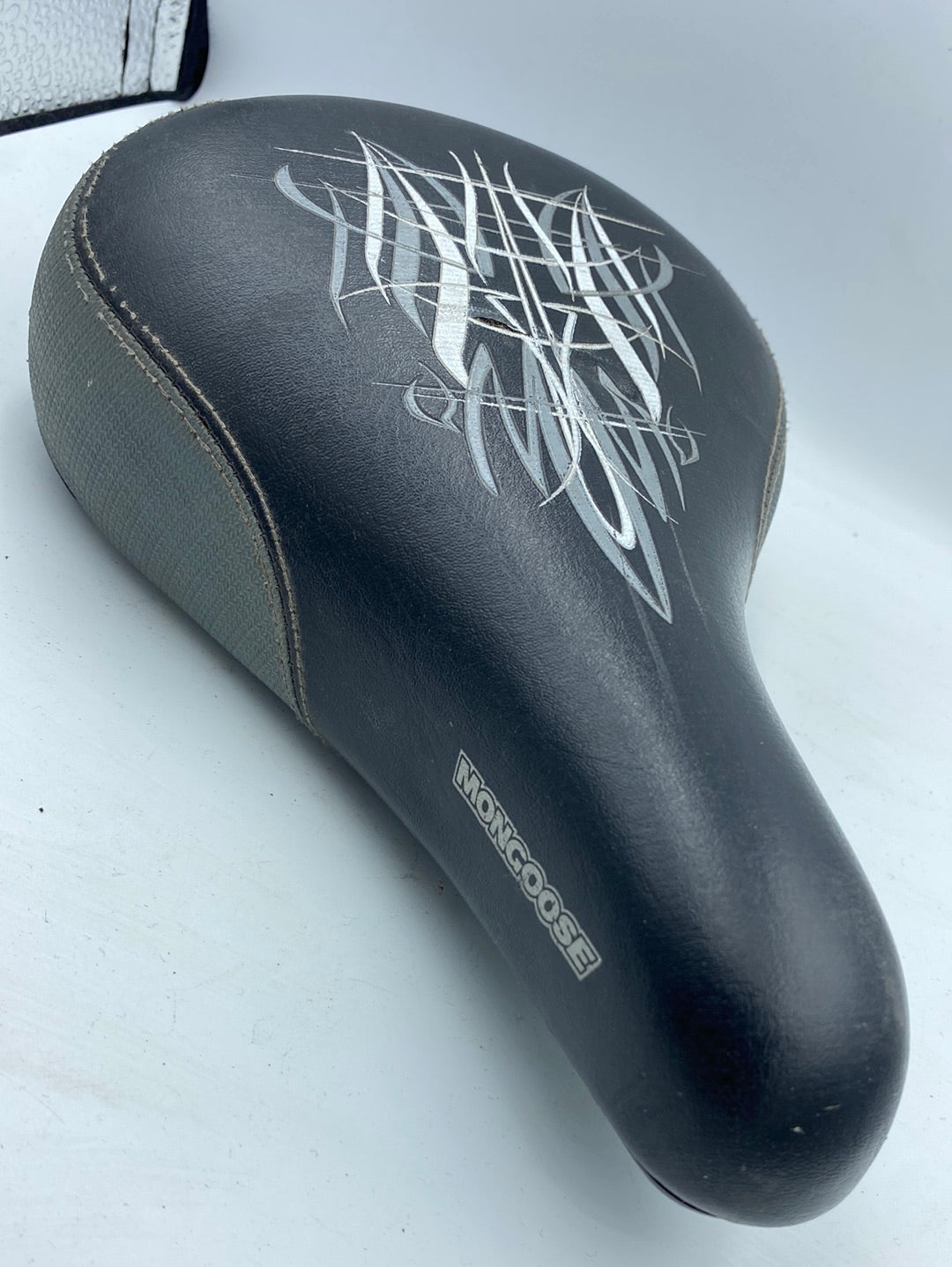 Used Mongoose Early 2000’s Seat 8/10