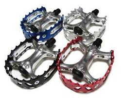 VP 747 Bear Trap Pedals