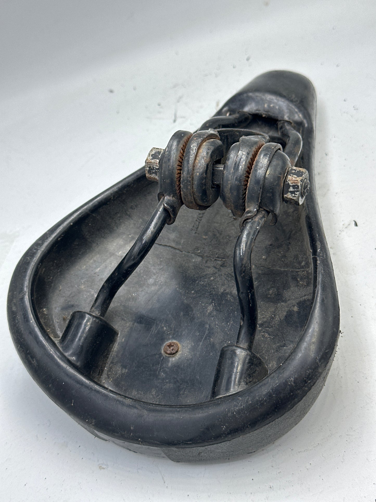 Used GT Seat 90’s/2000’s (Broken Rails)