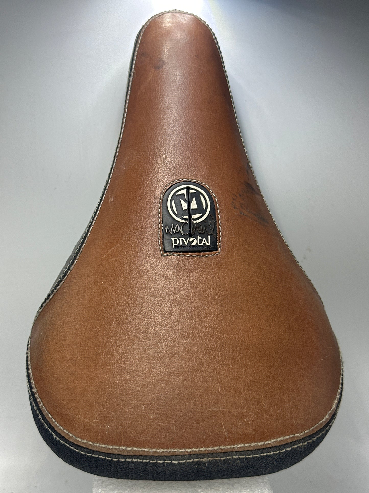 MacNeil Pivotal Seat