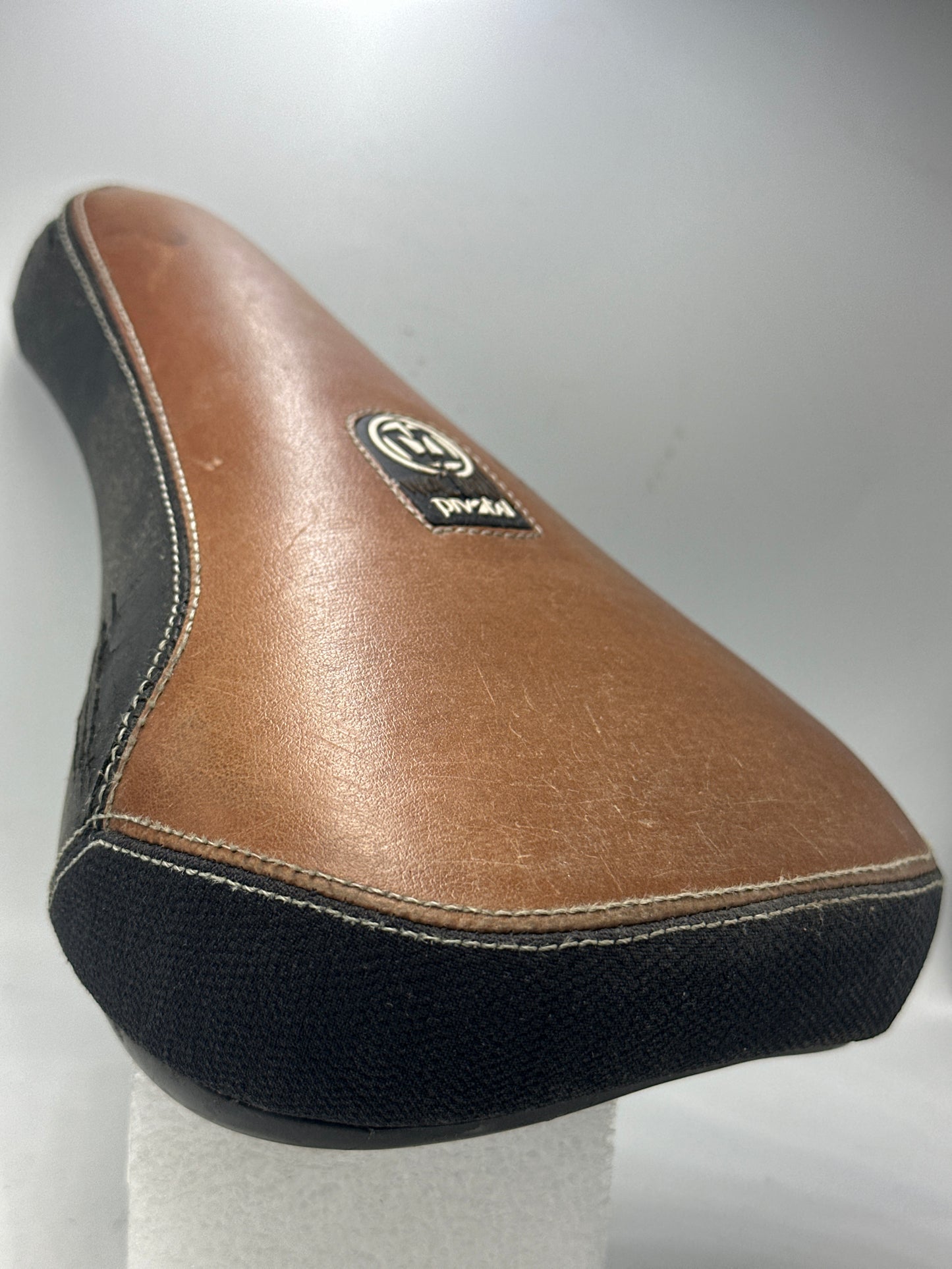 MacNeil Pivotal Seat