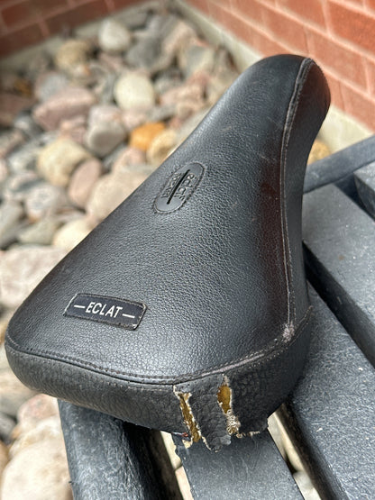 Used Eclat Pivotal Seat (Ripped)