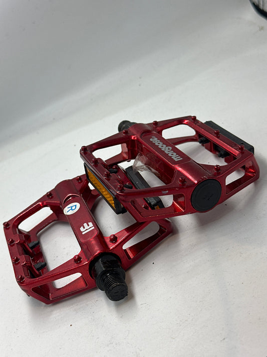 Used Mongoose Pedals 1/2”