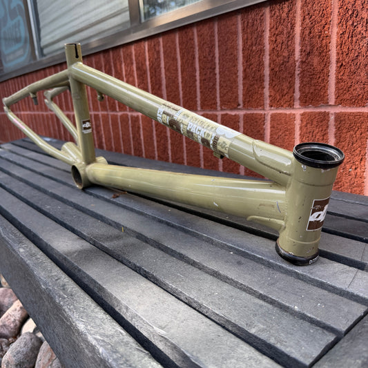 Used DK Eight Pack Frame