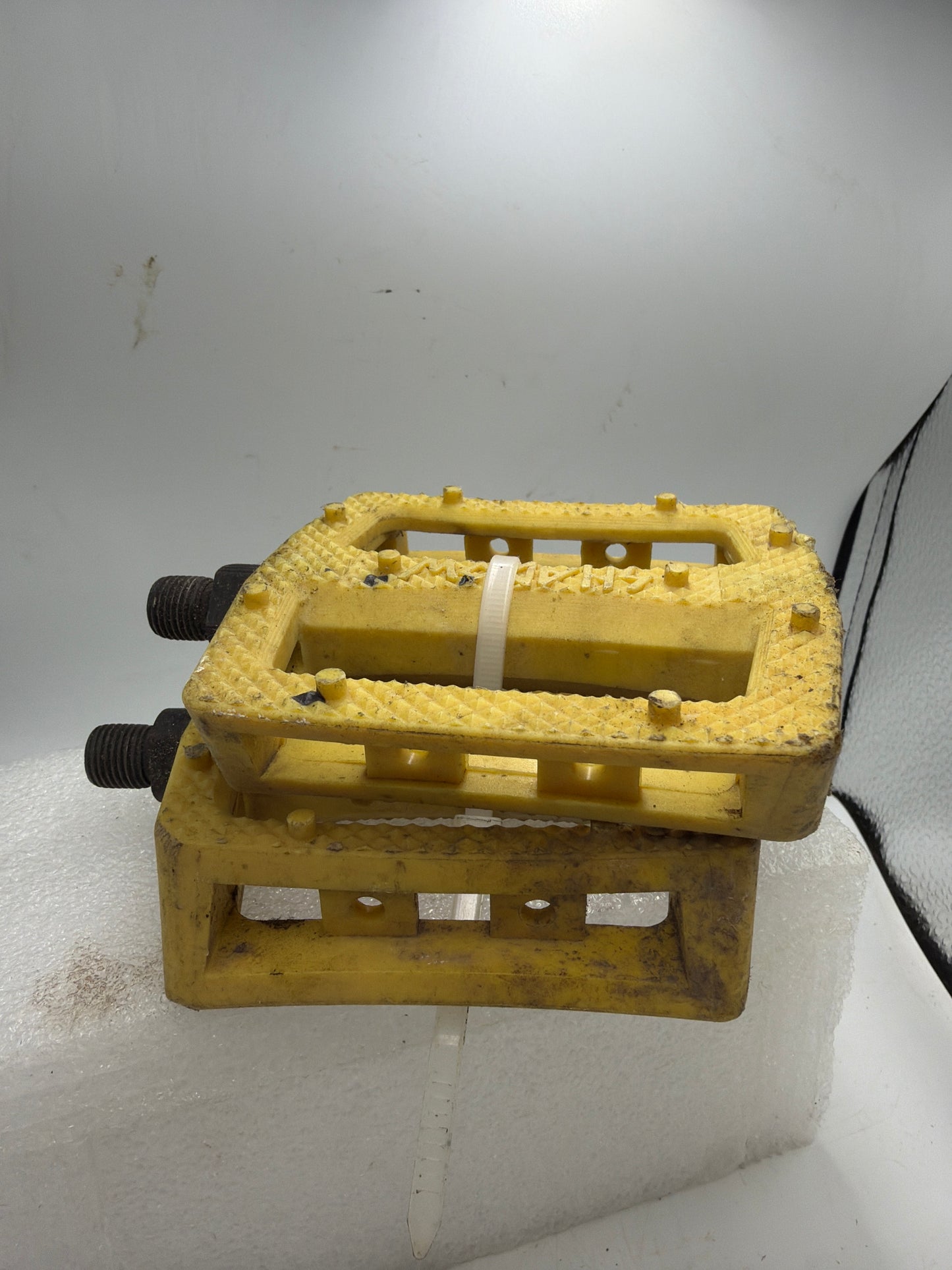 Used Shadow Ravager Pedals 9/16