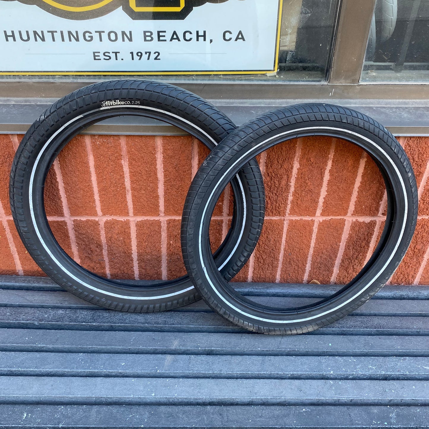 Used Fit Tire Pair 18” (reflective)