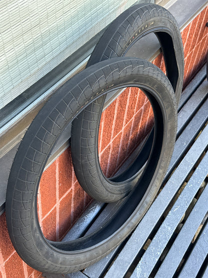Almost New Haro La Mesa Tires 2.4 (Pair)