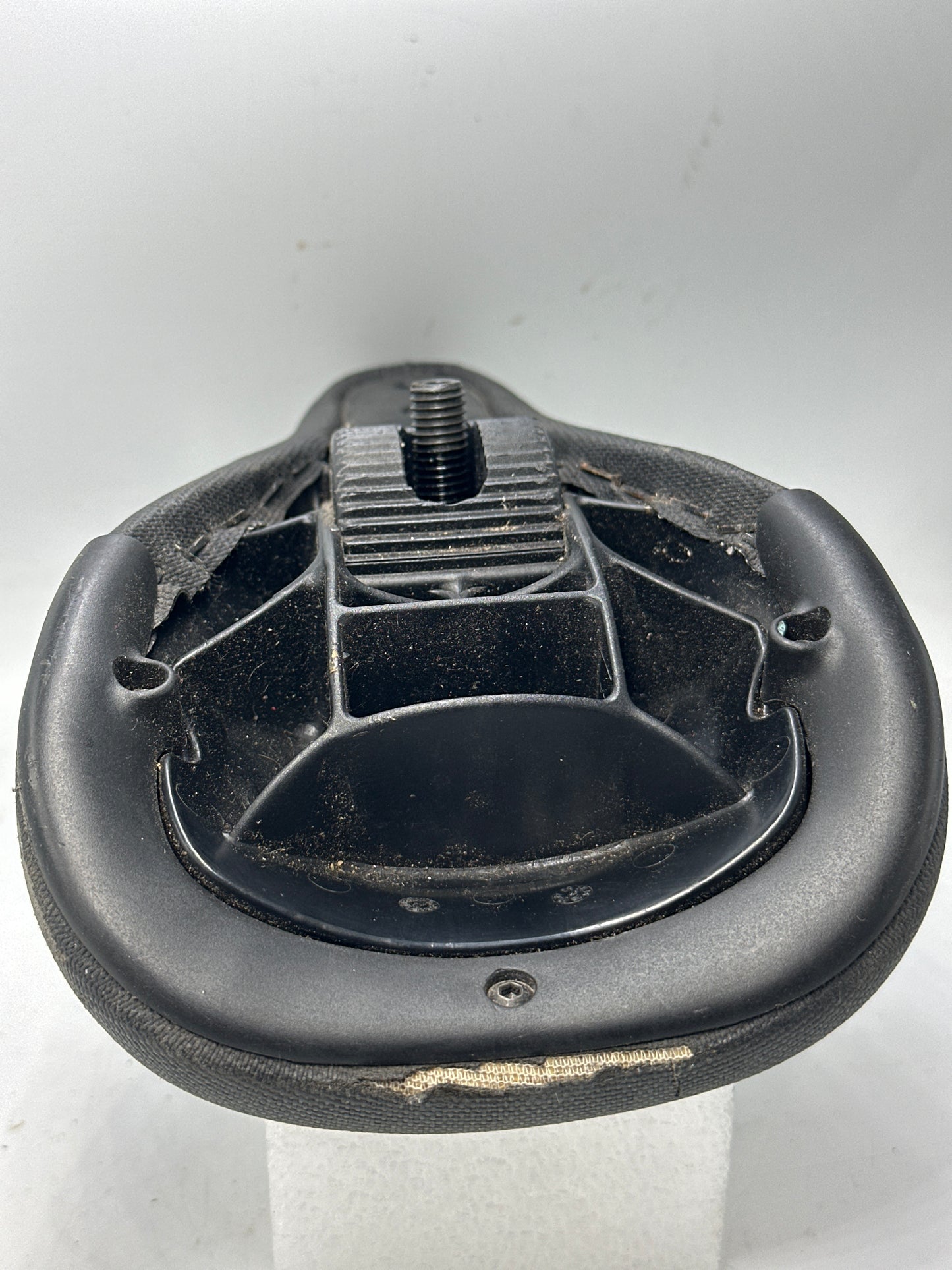 Used Animal Pivotal Seat