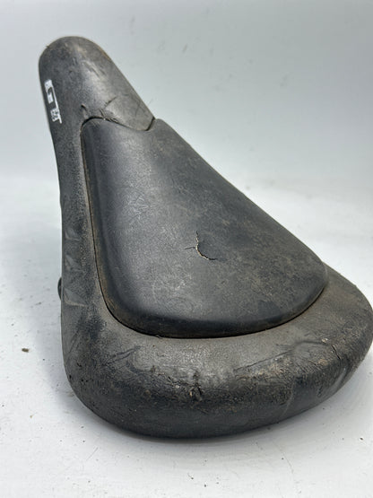 Used GT Seat 90’s/2000’s (Broken Rails)