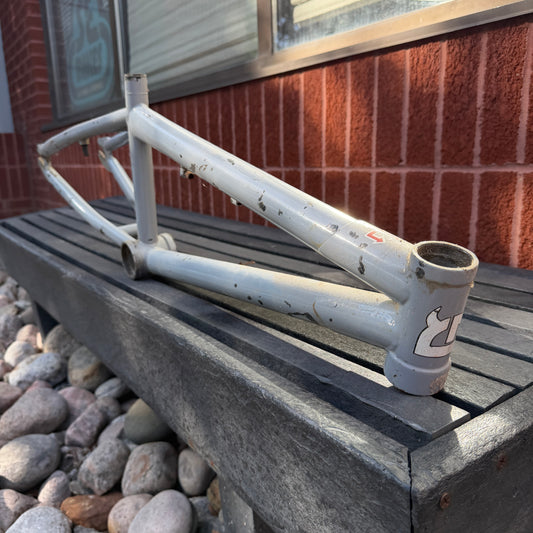 Used WeThePeople 4 Seasons Frame