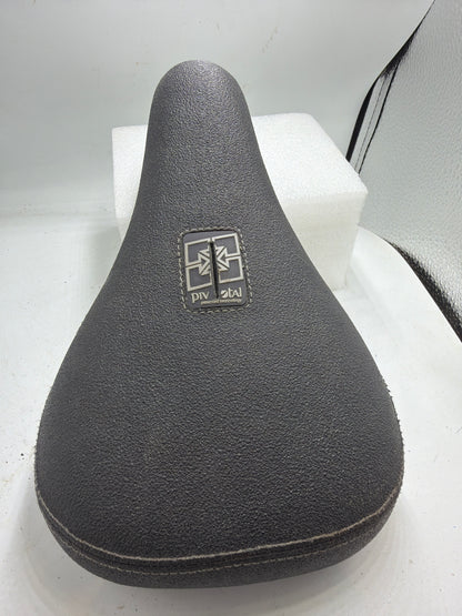 Used Fit Barstool Pivotal Seat