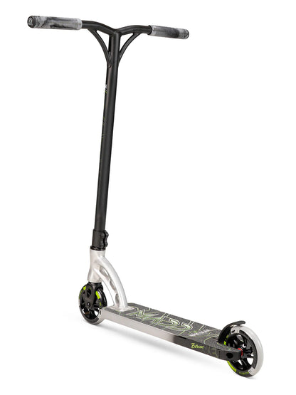 MADD GEAR CARVE EXTREME TRICK SCOOTER