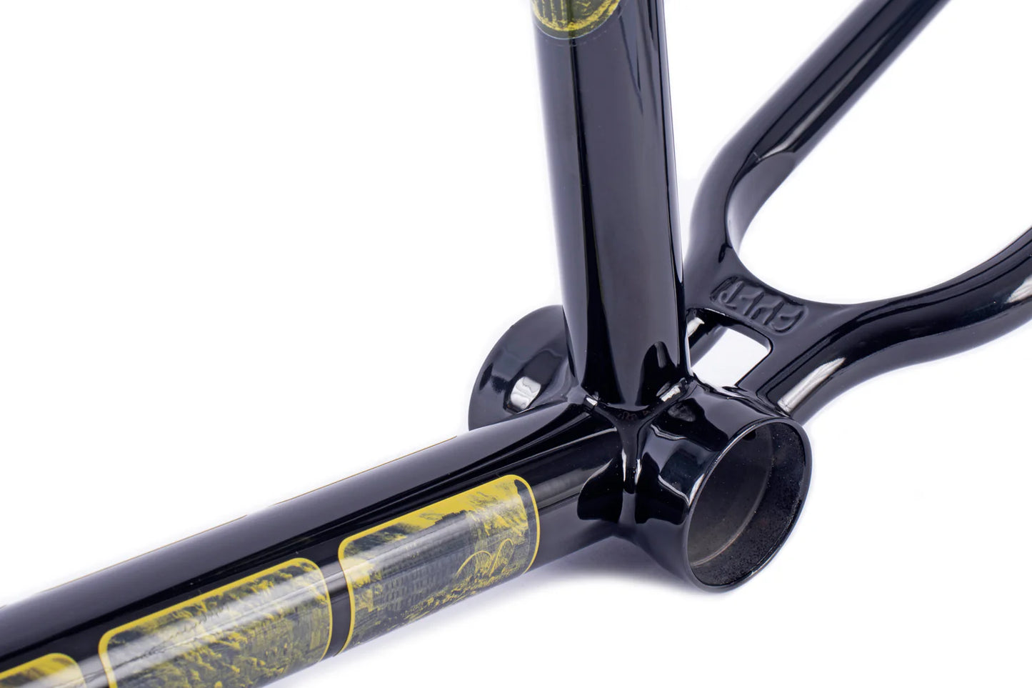 Cult Heaven's Gate Frame / Alex Duleba