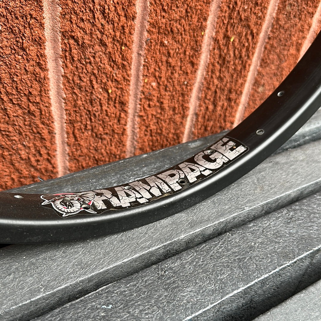 Used Stolen Rampage Rim 36h Double Wall 9/10