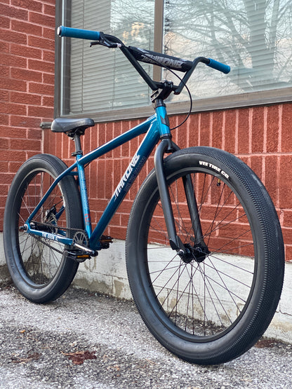 Throne Goon XL 27.5”