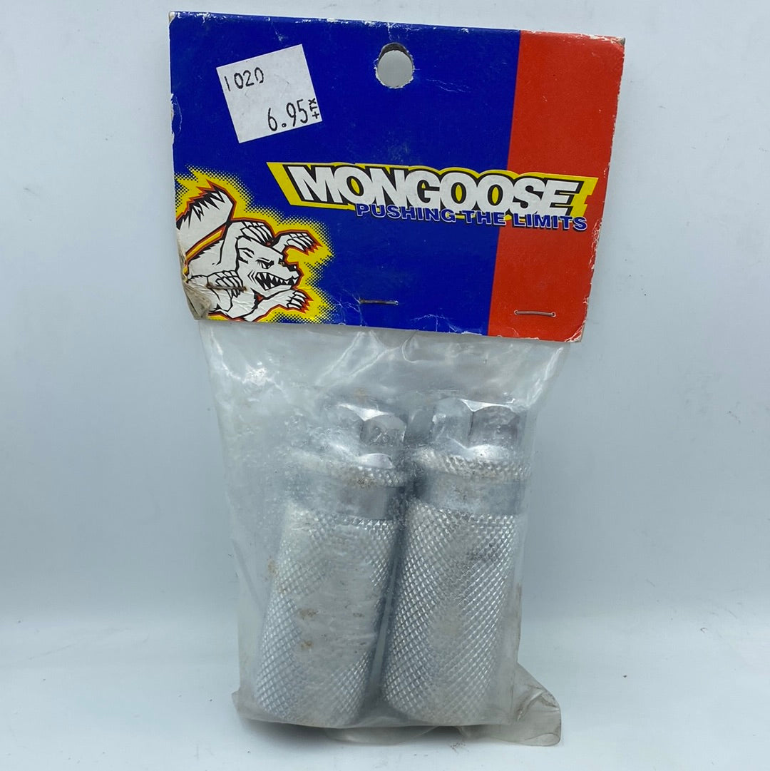 Mongoose 90's Threaded Axle Pegs