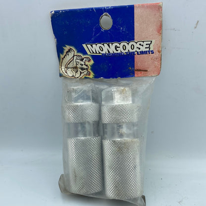 Mongoose 90's Threaded Axle Pegs